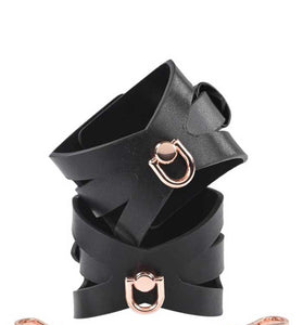 Brat Handcuffs - Black / Rose Gold SS09840
